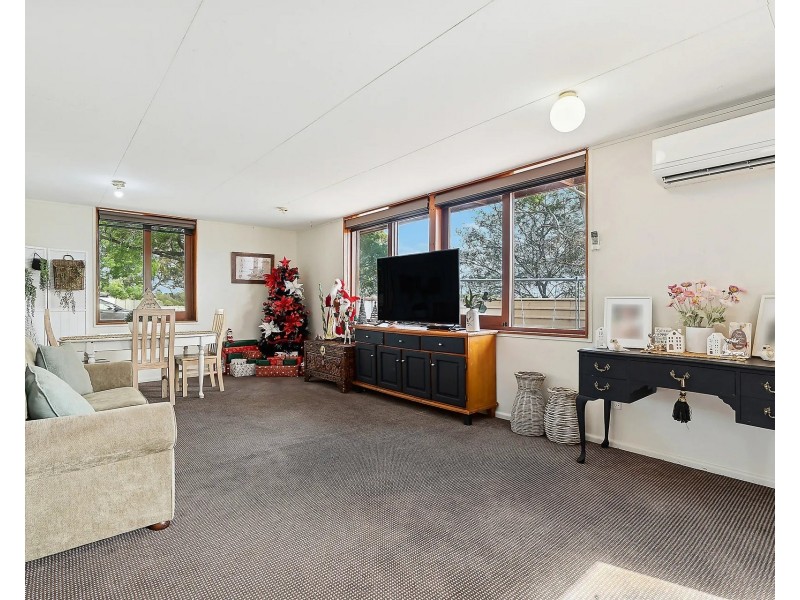 11 Helenor Crescent, Narrandera NSW 2700