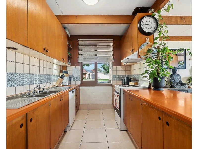 11 Helenor Crescent, Narrandera NSW 2700