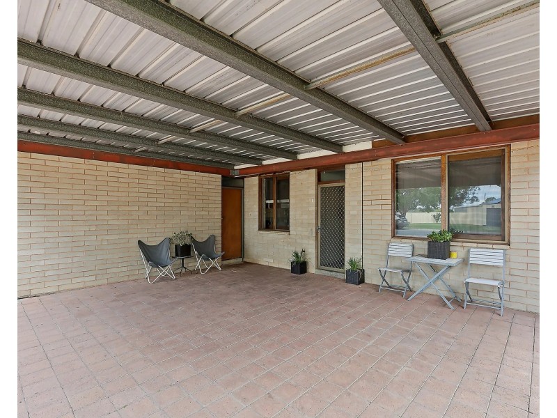 11 Helenor Crescent, Narrandera NSW 2700