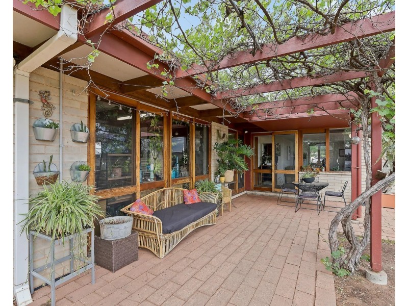 11 Helenor Crescent, Narrandera NSW 2700