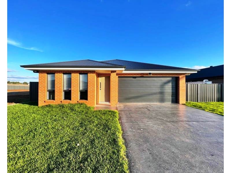 35 Federation Boulevard, Forbes NSW 2871