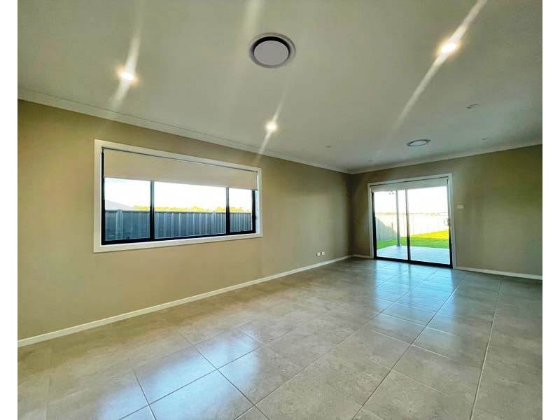 35 Federation Boulevard, Forbes NSW 2871