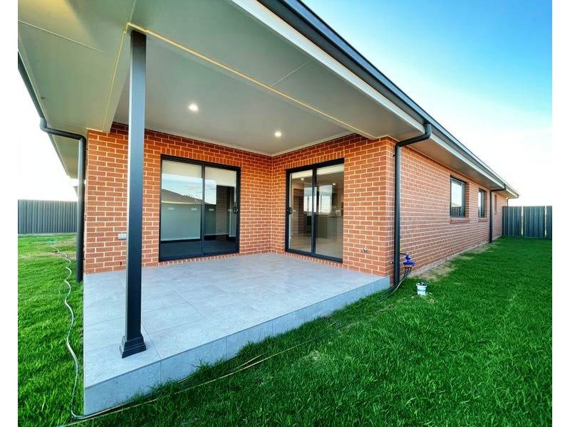 35 Federation Boulevard, Forbes NSW 2871