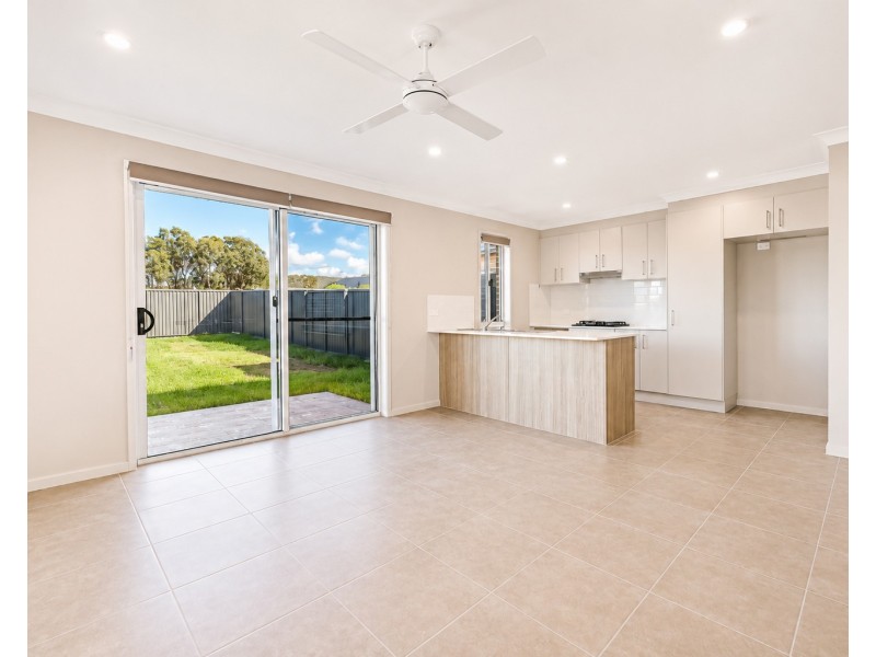 43 Reginald Drive, Kootingal NSW 2352