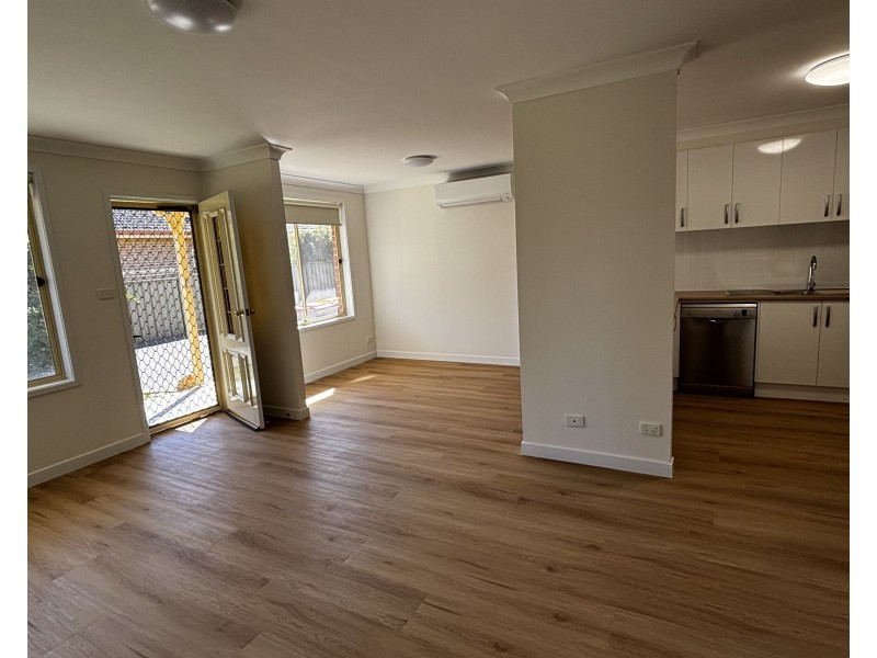2/15 Charles Coxen Close, Oxley Vale NSW 2340