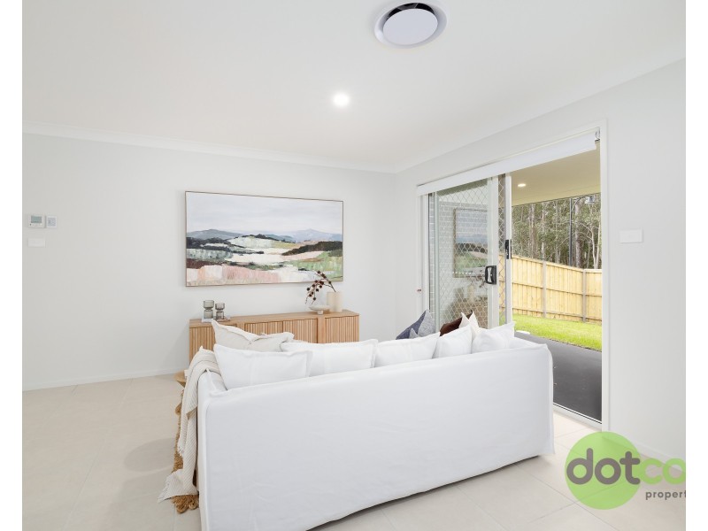 2/12 Aurora Way, Chisholm NSW 2322