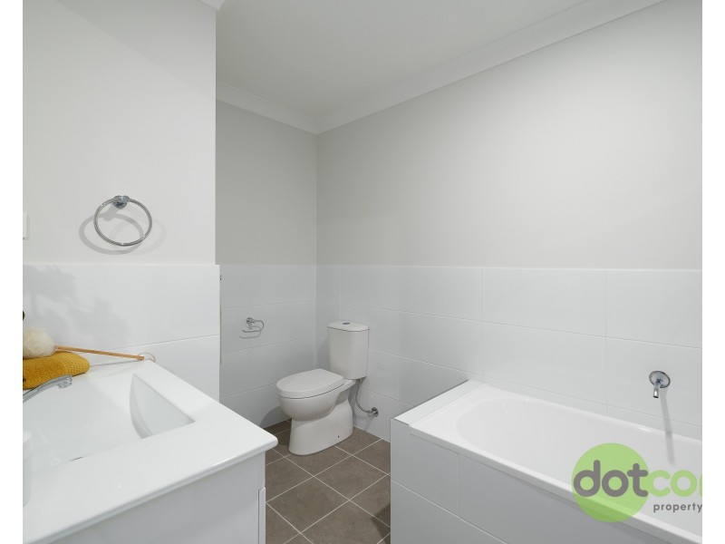 2/12 Aurora Way, Chisholm NSW 2322