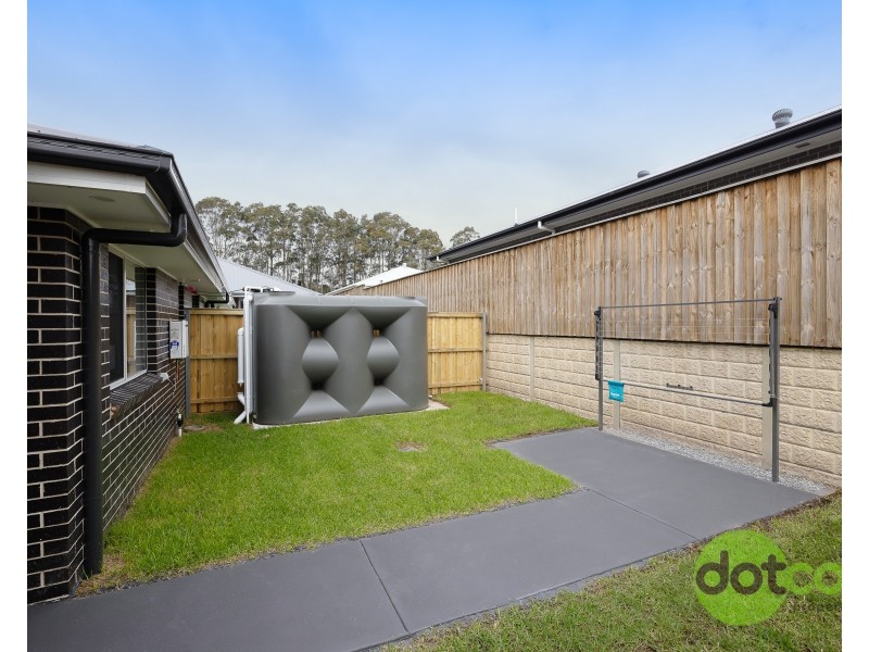 2/12 Aurora Way, Chisholm NSW 2322