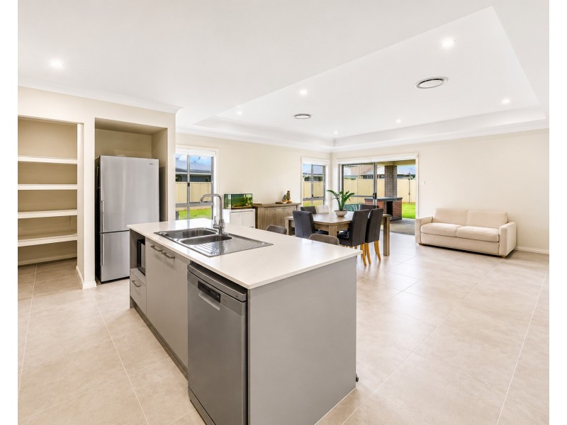 10 Talbot Parkway, North Rothbury NSW 2335