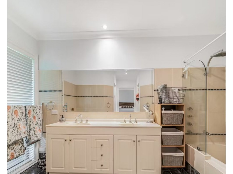 60 Saint Andrews Drive, Dubbo NSW 2830