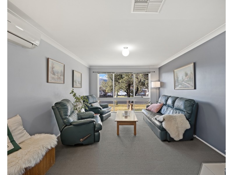 11 Harrier Parade, Tamworth NSW 2340