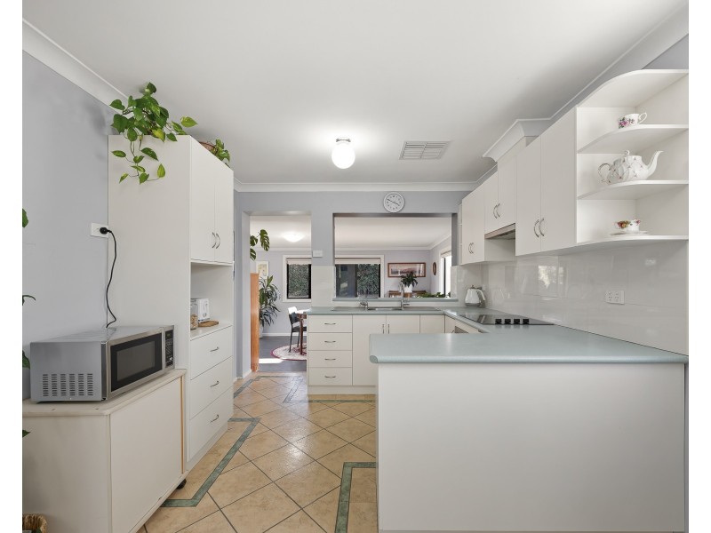 11 Harrier Parade, Tamworth NSW 2340