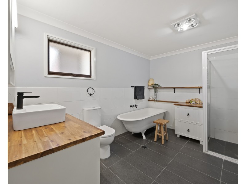 11 Harrier Parade, Tamworth NSW 2340