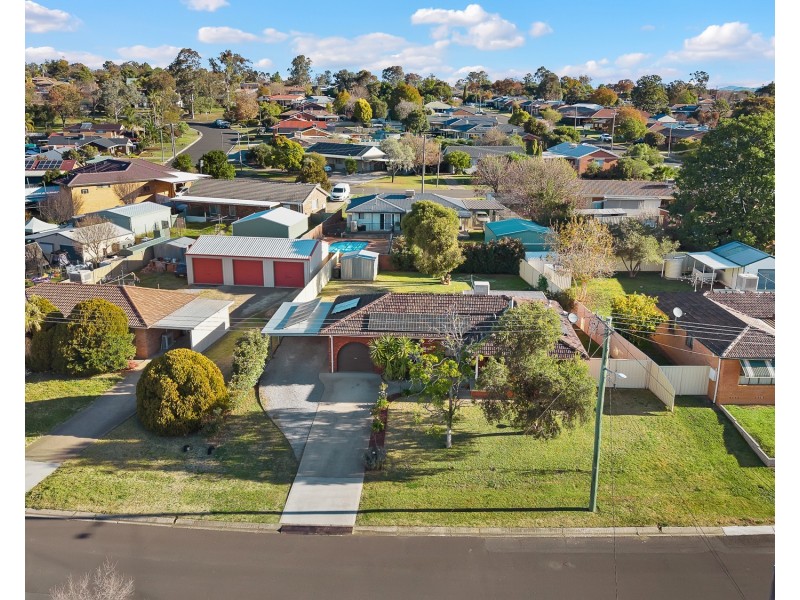 11 Harrier Parade, Tamworth NSW 2340