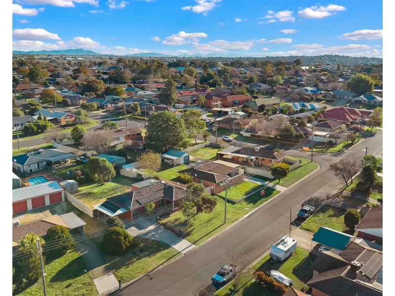 11 Harrier Parade, Tamworth NSW 2340