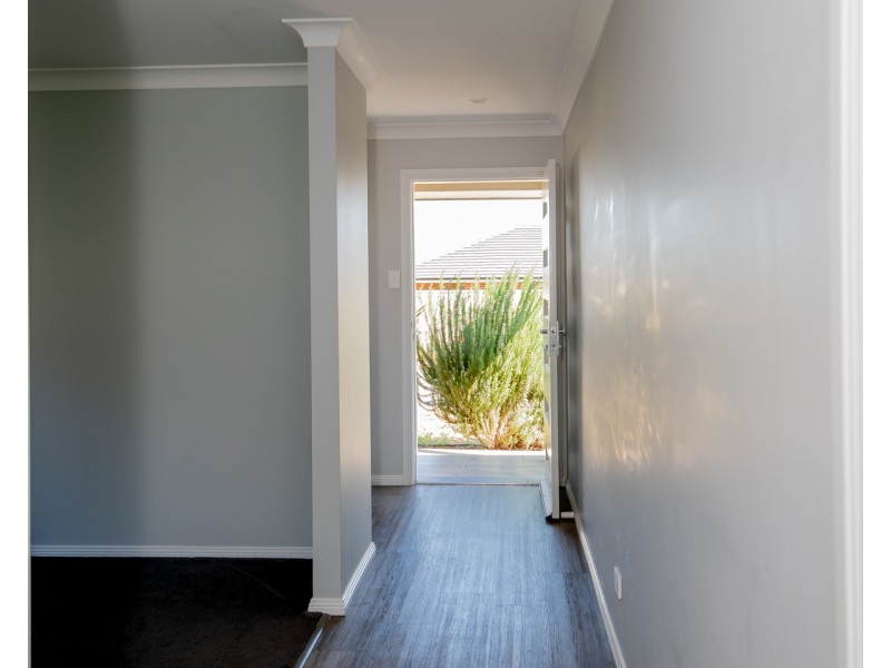 27 Hindmarsh Esplanade, Dubbo NSW 2830