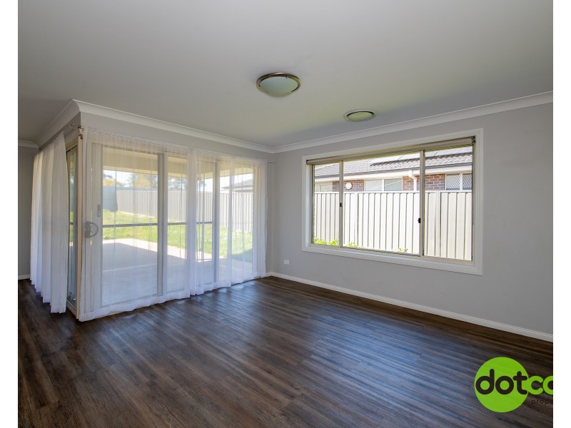 27 Hindmarsh Esplanade, Dubbo NSW 2830