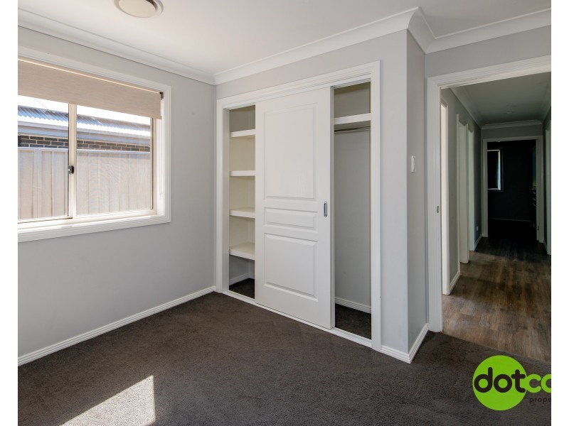 27 Hindmarsh Esplanade, Dubbo NSW 2830