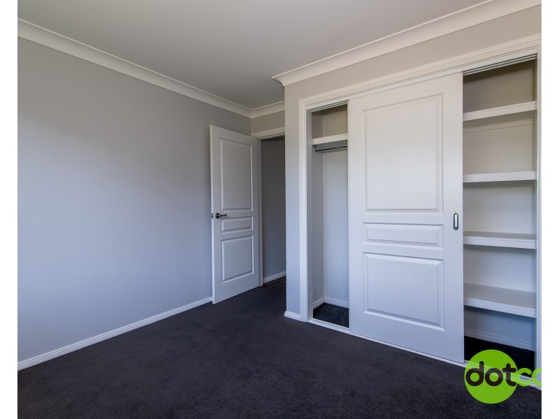 27 Hindmarsh Esplanade, Dubbo NSW 2830