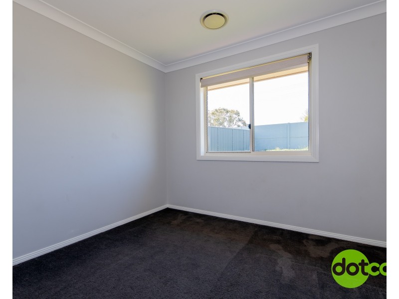 27 Hindmarsh Esplanade, Dubbo NSW 2830