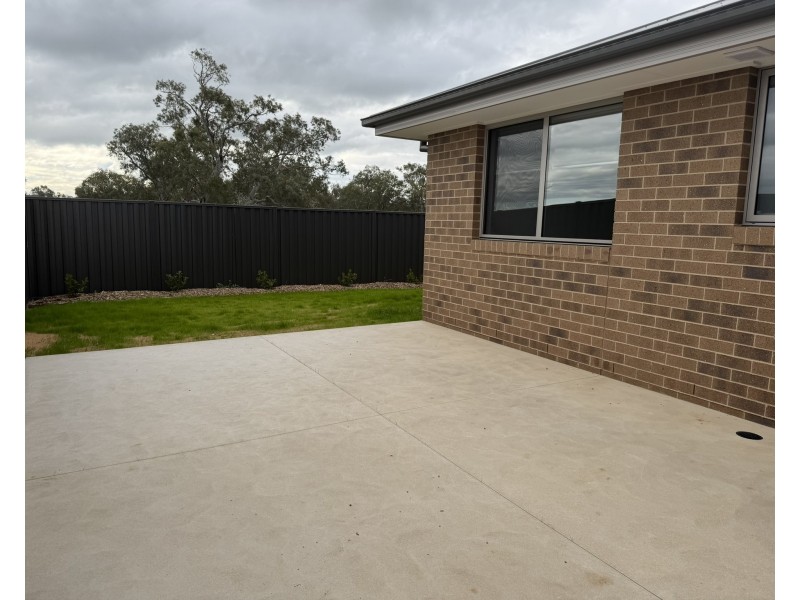 5b Argoon Avenue, Jerilderie NSW 2716