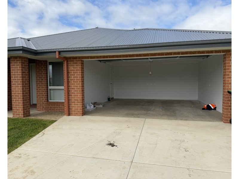 28 Lewis Crescent, Finley NSW 2713