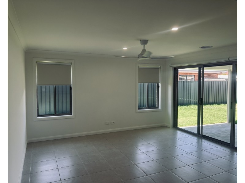28 Lewis Crescent, Finley NSW 2713