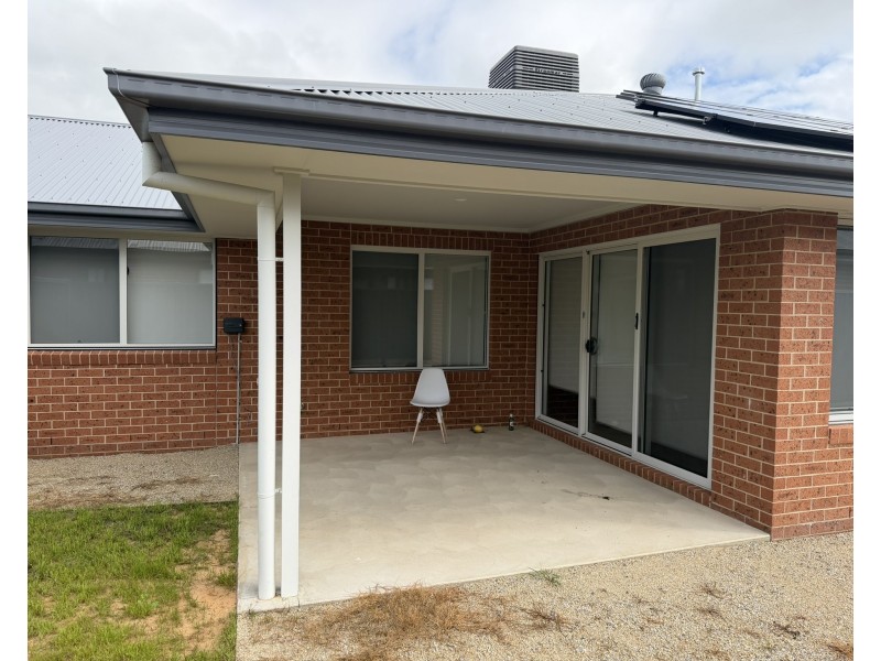 28 Lewis Crescent, Finley NSW 2713