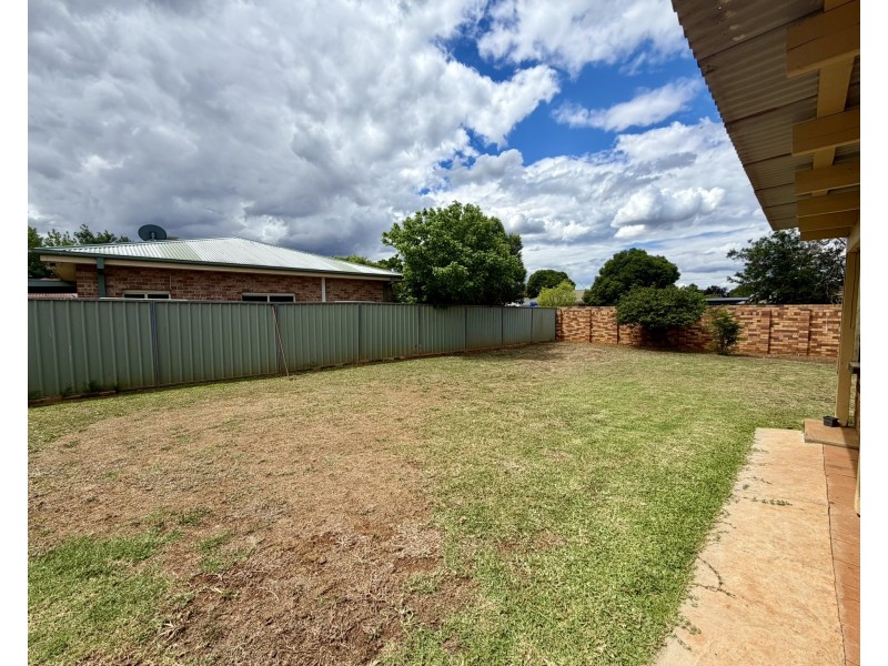 5 Eumung Street, Dubbo NSW 2830