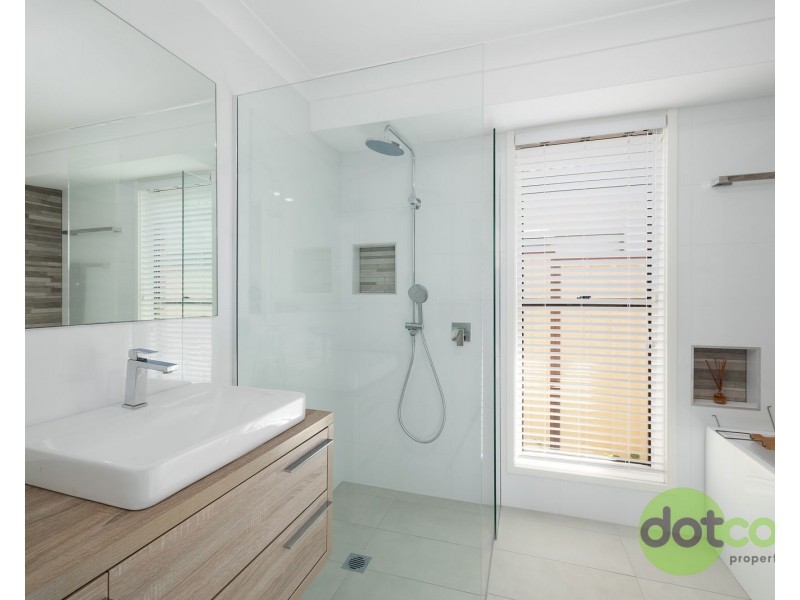 19 Lakeside Close, Bonnells Bay NSW 2264