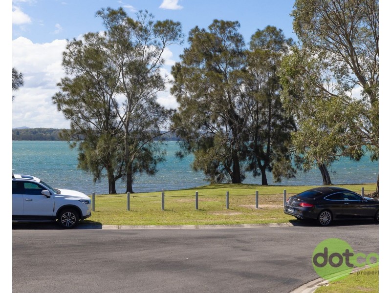 19 Lakeside Close, Bonnells Bay NSW 2264