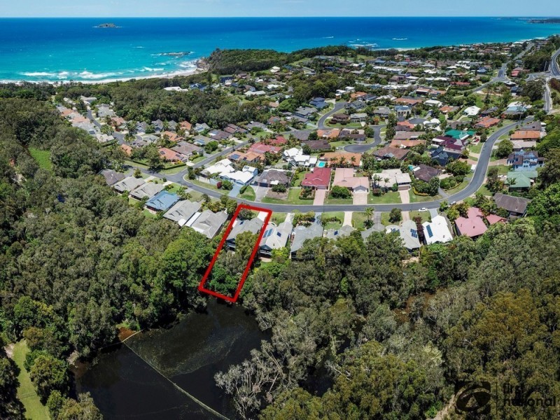 27 Crystal Drive, Sapphire Beach NSW 2450