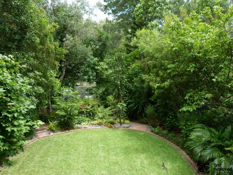 27 Crystal Drive, Sapphire Beach NSW 2450