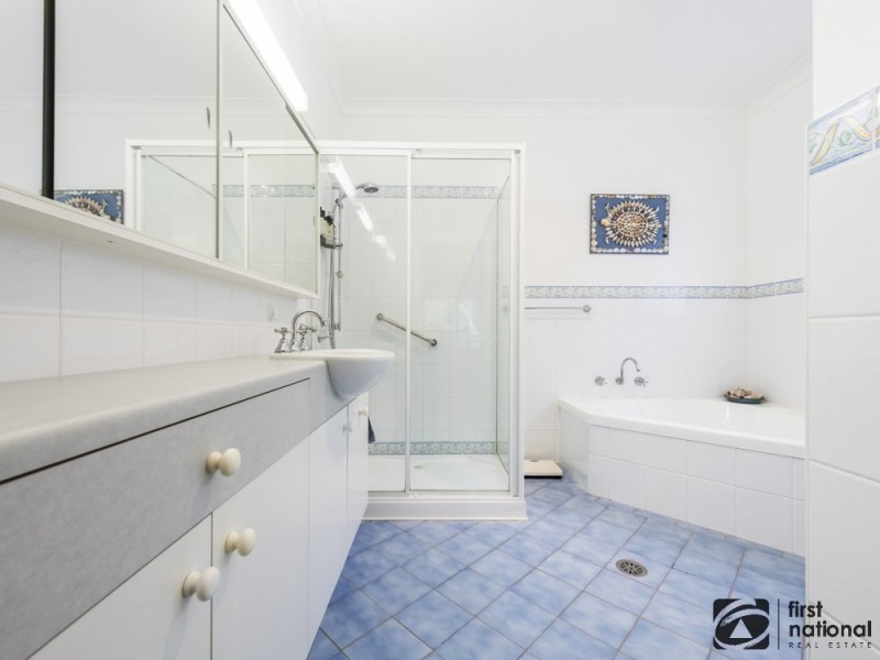 27 Crystal Drive, Sapphire Beach NSW 2450