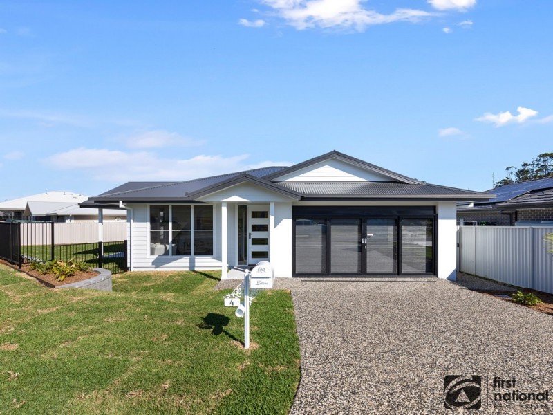 4 Burleigh Crescent, Woolgoolga NSW 2456