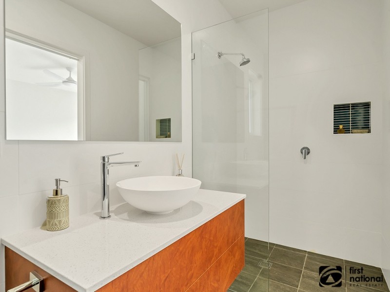 8 Knoll Place, Coffs Harbour NSW 2450