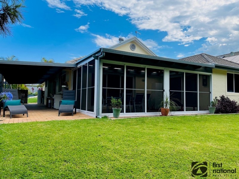 29 Crystal Drive, Sapphire Beach NSW 2450