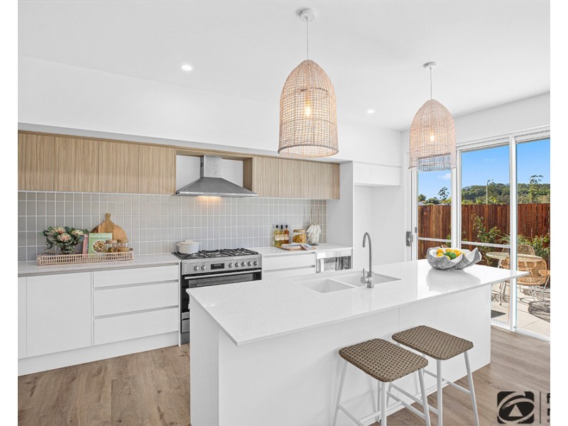 4 Angler Crescent, Bonville NSW 2441