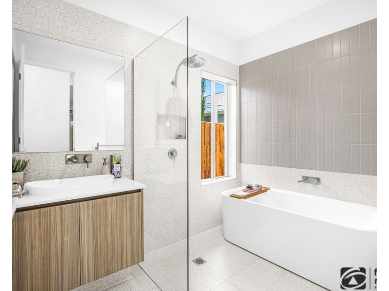 4 Angler Crescent, Bonville NSW 2441