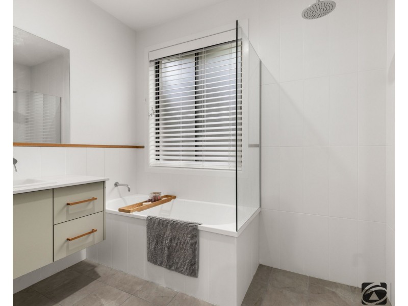 16 Parkland Parade, Coffs Harbour NSW 2450