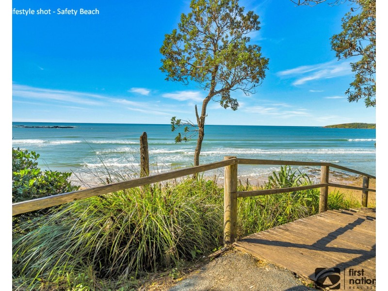 17 Campbell Street, Safety Beach NSW 2456