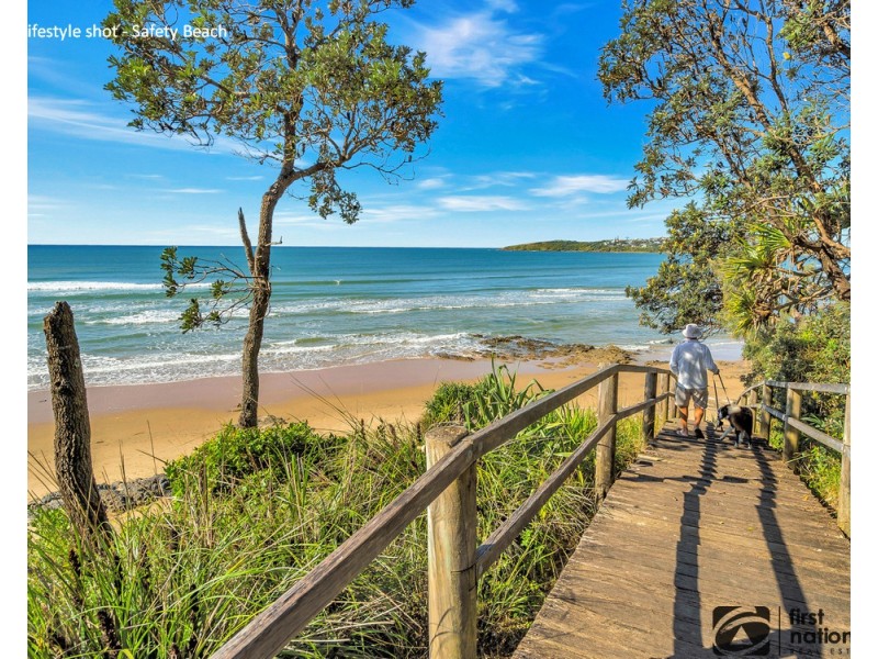 17 Campbell Street, Safety Beach NSW 2456