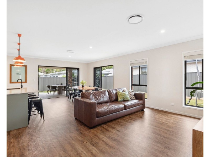 5 Ocean Point Avenue, Moonee Beach NSW 2450