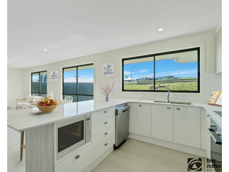 14 Shelly Close, Woolgoolga NSW 2456