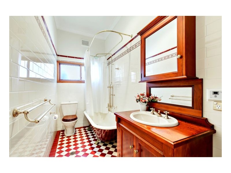 1B Yaralla Street, Newtown NSW 2042