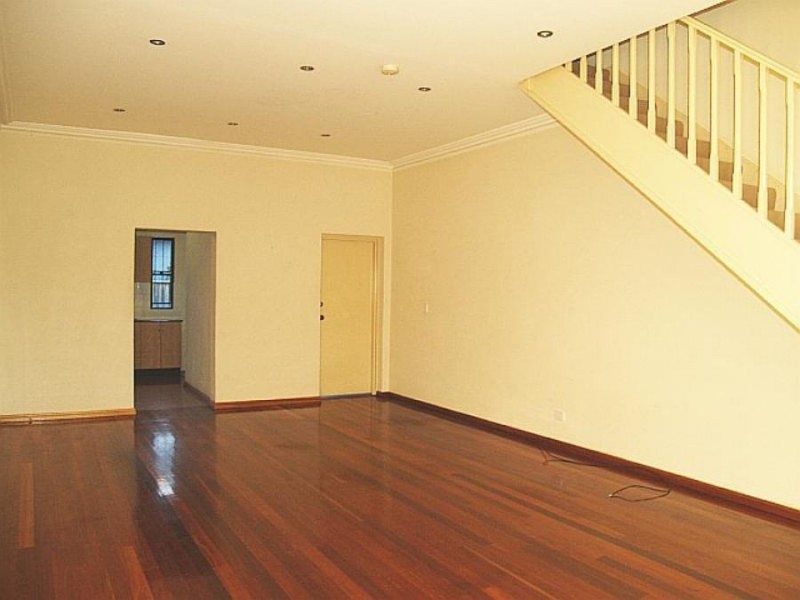 216 Henderson Road, Erskineville NSW 2043