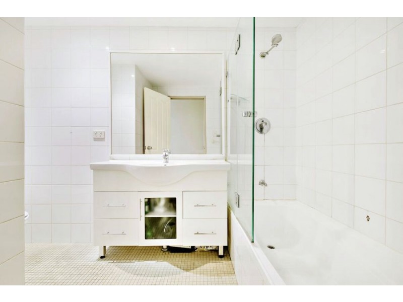 28/ 3-13 Erskineville Rd., Newtown NSW 2042