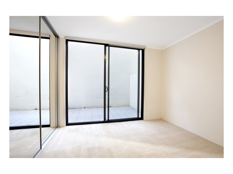 211/221 Sydney Park Rd, Erskineville NSW 2043