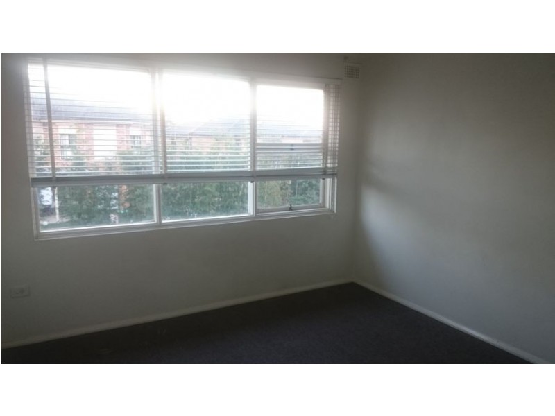 6/4 St Judes Crescent, Campsie NSW 2194