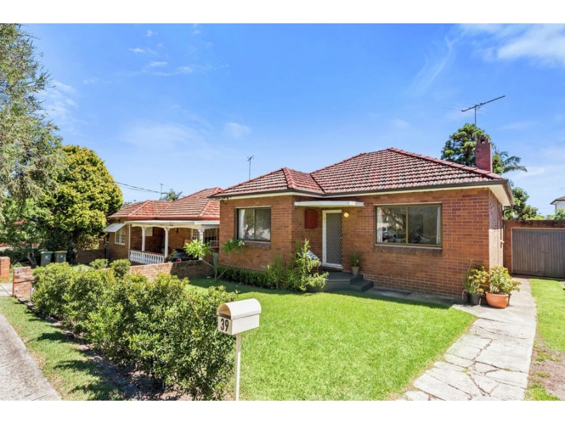 39 Napoleon Street, Riverwood NSW 2210